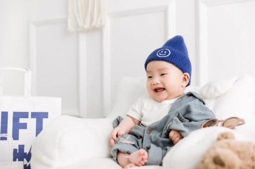 广州供卵代怀包生男孩宝宝吃奶蹬腿烦躁扭动 广州供卵代怀包生男孩宝宝吃奶蹬腿烦躁扭动