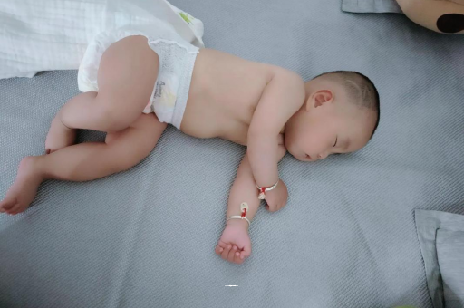 广州供卵代怀包生男孩三个月宝宝身高体重